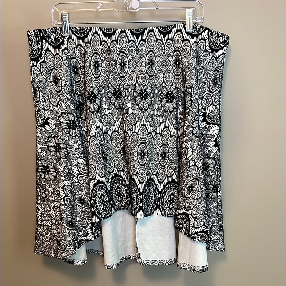 Torrid Women’s Size 2 Black and White High-Low A-Line Lace Skirt - Picture 4 of 8